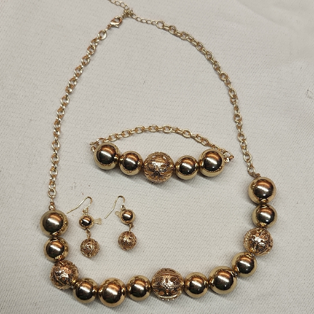 Gold Jewelry Fashion Set